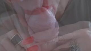 CHUPAR Y ESTIMULAR CON LA LENGUA UN PENE PARA QUE SE VENGA