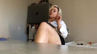 Relax and cum for my feet!