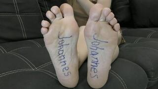 See your bare soles and toes MP4 HD 720p