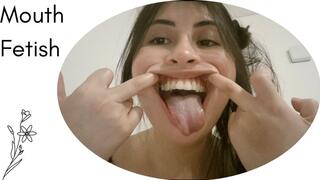 Teeth crokeed , drool and mouth fetish
