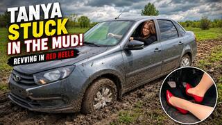 TANYA STUCK THE MUD SO KATE HIGHT HEELS 34 MIN