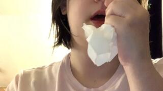 Strawberry Sweetheart 5-Min Sneezing Challenge!