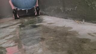 Desperation peeing in a public garage on my high heels