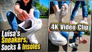 4K clip | Luisa’s Worn Waitress Sneakers – Socks, Insoles & Close-Up Foot Details in VR