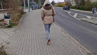 I am losing my High Heel outside the tram HD wmv 1920x1080