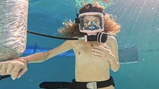 Underwater Scuba Breathplay and Masterbation with Nathalia in the Full Face Mask