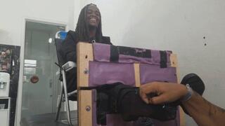 Rhaysa in 21 minutes soles tickling on the stock