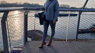 the jeans milf her shoe is very broken wmv 1280 x 720