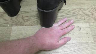 Finger Crushing Heels (4K)