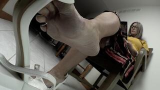 Sexy Dangling Of My Heels, 1st