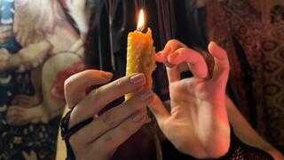 The Secret Audience: A Queen's Hands