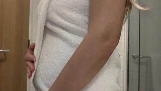 WASHING MY BELLY AND BELLYBUTTON