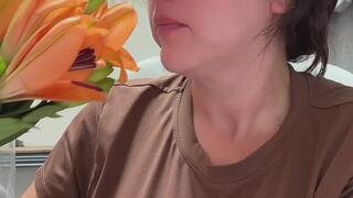Smelling Lilly’s with a Sinus infection (30+ sneezes)
