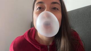 Mesmerizing Bubblegum Bubble Show