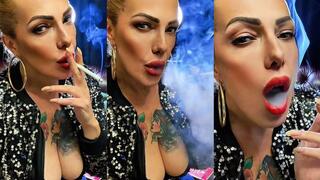 Smoky-lipped stepmother feeding the lungs - Dunhill International Cork Filter