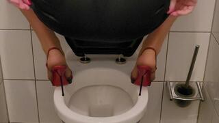RED HEELS, FULL BLADDER, OPEN CROTCH PANTIES - SOAKING PORCELAIN IN 5-INCH SPIKES
