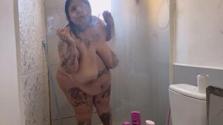 Sensual BBW in the Shower – Smoke, Curves & Confidence
