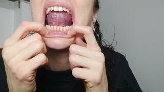 Look at the teeth, I floss