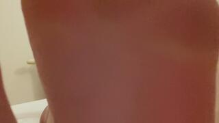 2 minutes of foot worship….