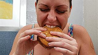 Pigging Out On My Fried Chicken Dinner (SD 720p WMV)