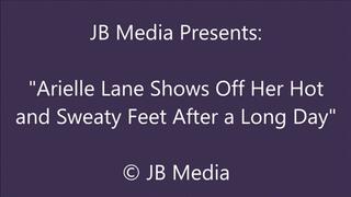 Arielle Lane Shows off Her Sexy Sweaty Feet - HD