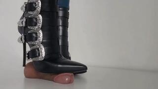 Lady Latisha - CBT Trample Board - DSQUARED2 Leather Ankle Boots in Black - Close Up - UHD 4K