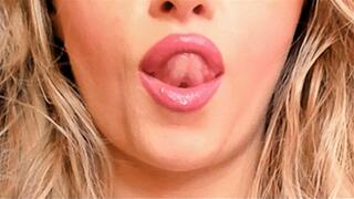 Glossy Lip Licks (HD) WMV