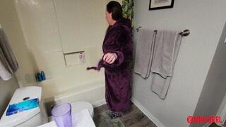 Minx's Pampered Bath Time (WMV Format)