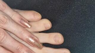 Feet and nailslong be beauty