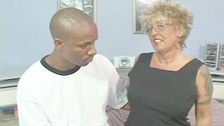 MARRIED COUGAR FOR YOUNG BLACK COCK