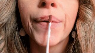 Bronze Lips Smelling (HD) WMV