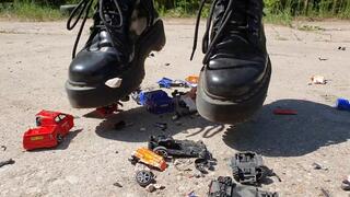 Tiny Toy Cars Crush in Dr Martens WMV