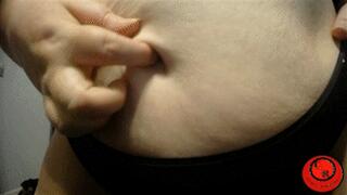 Belly and Belly Button Fun - CurvyRedhead - WMV