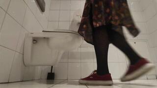 Work CoPOPilation with huge farts near coworkers