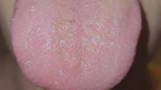 Coated tongue up close