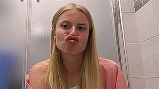 SMELLING SCARLET LIPS!AVI