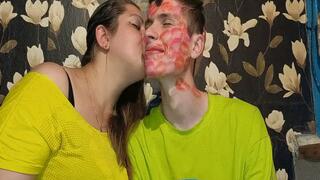 Kissed for a gift MP4(1280*720)HD