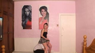 Shoulder Riding Scissor Sophie