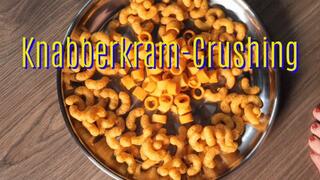 Crush snack food - Knabberkram zerdrücken