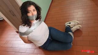Simona, beautiful latin girl in tape! (1080p)