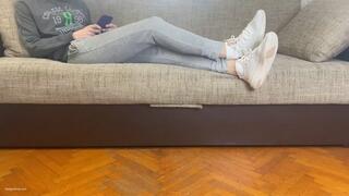 TWO ROOMMATES WITH FUNGUS FEET - MOV Mobile Version