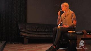 First cigarette before the session FHD MP4