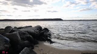 Mayhem Melodie angry handjob on a private beach with exploding cumshot