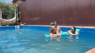 SWIMMING pool Fun MisTRESS ZeiDA AnD MiSTReSS TiRzaH