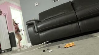 Giantess Sadie Holmes Dominates & Devours Shrunken Cars Full Of Tinies (SD 720p WMV)