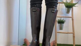 Guess Rain boots shoejob mistress and slave view