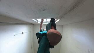 GAO YU Giantess Humiliates Dwarves MP4