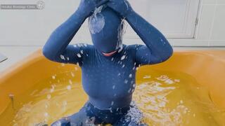 Underwater Masturbation in Water-Repellent Full Body Tights