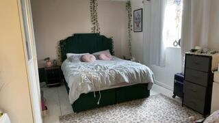 Rara the Mankini bandit