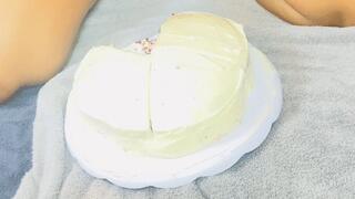 Everyday is your birthday daddy! Watch me rub birthday cake on my pussy